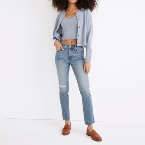 The Petite Mid-Rise Perfect Vintage Jean in Ainsdale Wash: Knee-Rip Edition